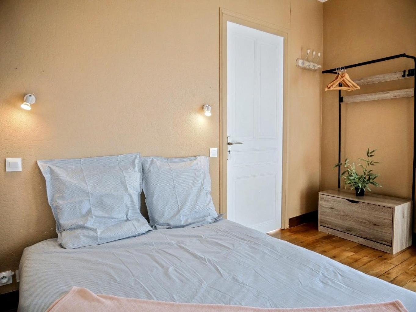 Appartement Nicolas En Vienne - Cosy, Confortable, Equipe